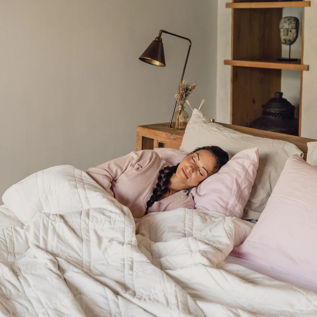 baloo_weighted_blanket in bed